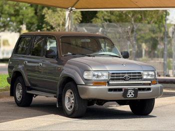 Toyota  Land Cruiser  GXR  1997  Automatic  665,000 Km  6 Cylinder  Four Wheel Drive (4WD)  SUV  Gray