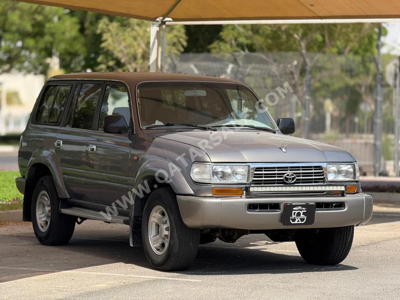 Toyota  Land Cruiser  GXR  1997  Automatic  665,000 Km  6 Cylinder  Four Wheel Drive (4WD)  SUV  Gray