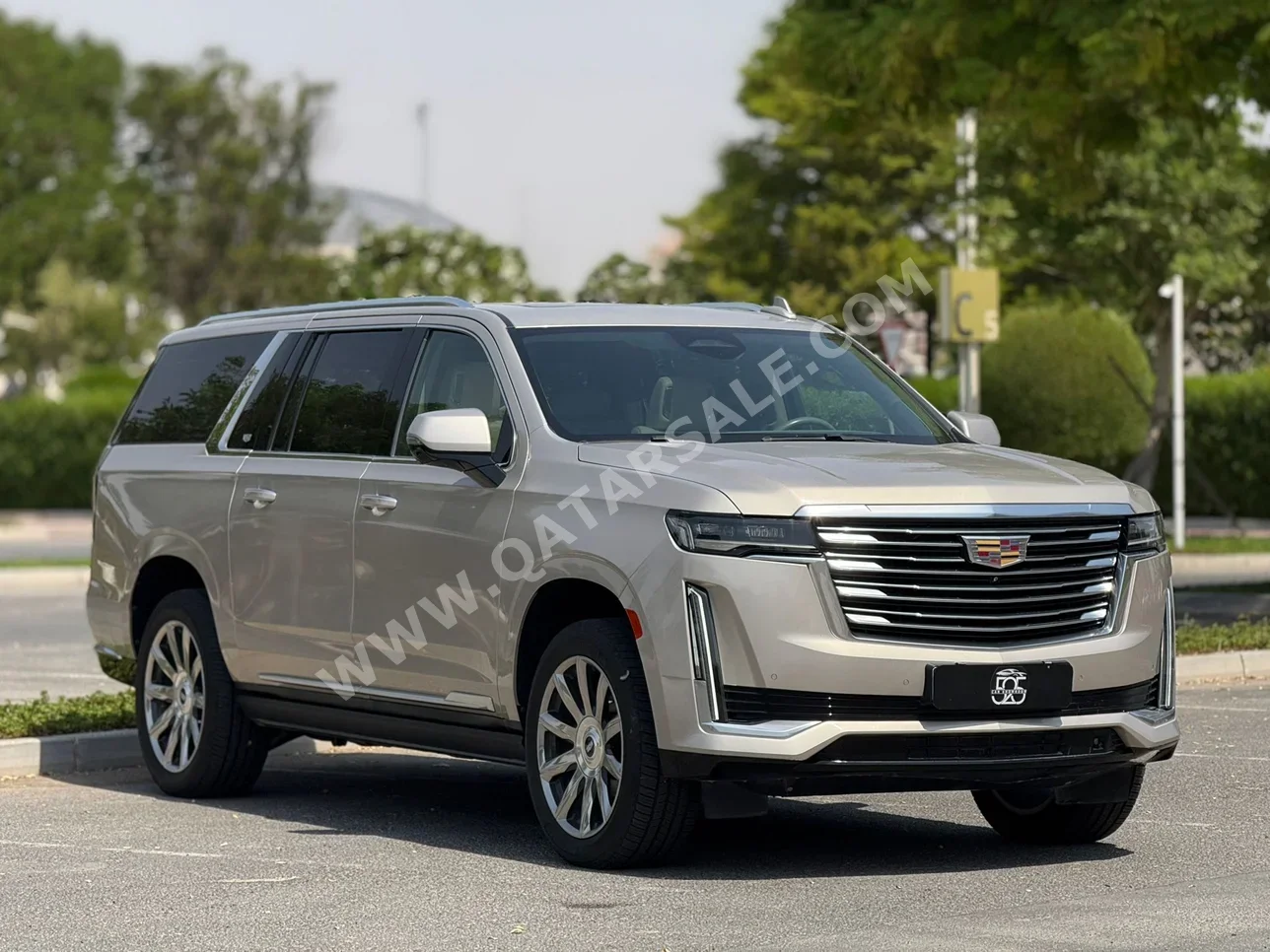 Cadillac  Escalade  Platinum  2021  Automatic  46,000 Km  8 Cylinder  All Wheel Drive (AWD)  SUV  Gold