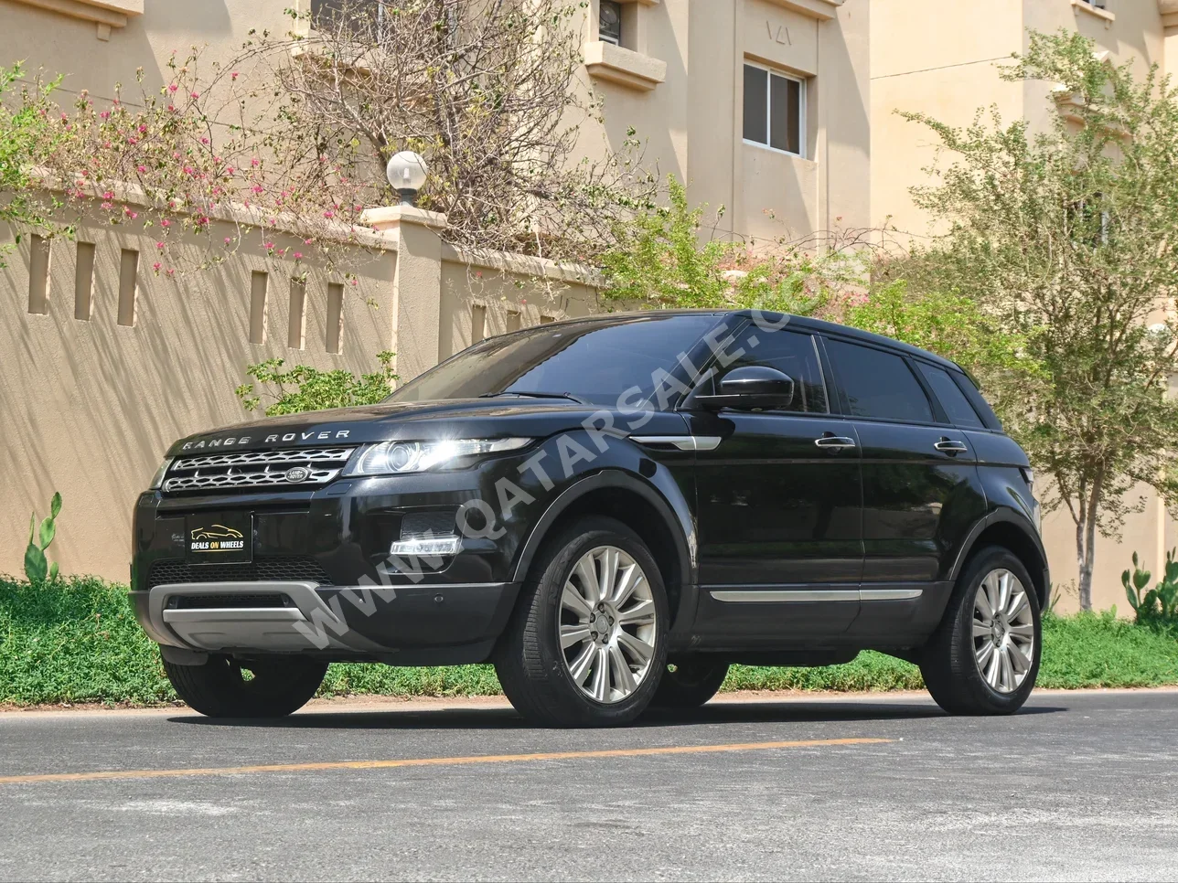 Land Rover  Evoque  Dynamic  2015  Automatic  78,000 Km  4 Cylinder  All Wheel Drive (AWD)  SUV  Black
