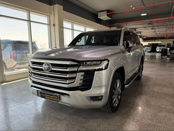 Toyota  Land Cruiser  VXR Twin Turbo  2022  Automatic  49,000 Km  6 Cylinder  Four Wheel Drive (4WD)  SUV  Silver  With Warranty