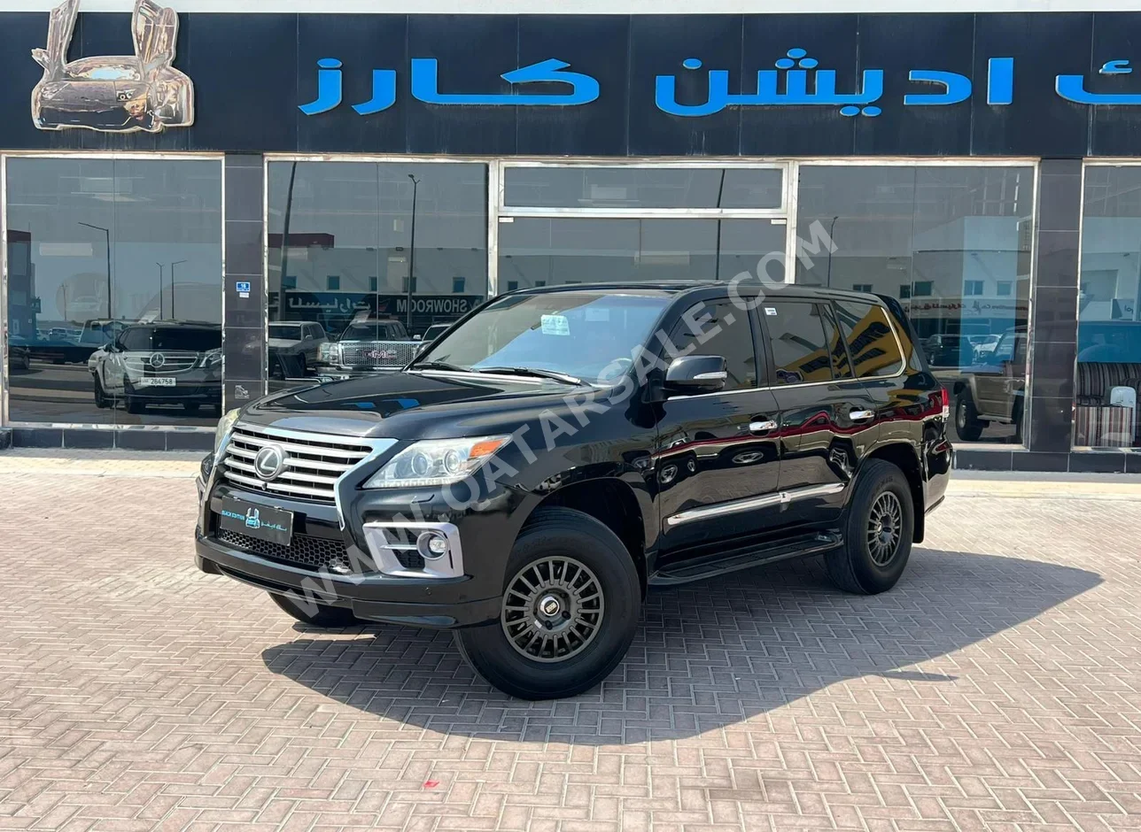 Lexus  LX  570  2013  Automatic  267,000 Km  8 Cylinder  Four Wheel Drive (4WD)  SUV  Black