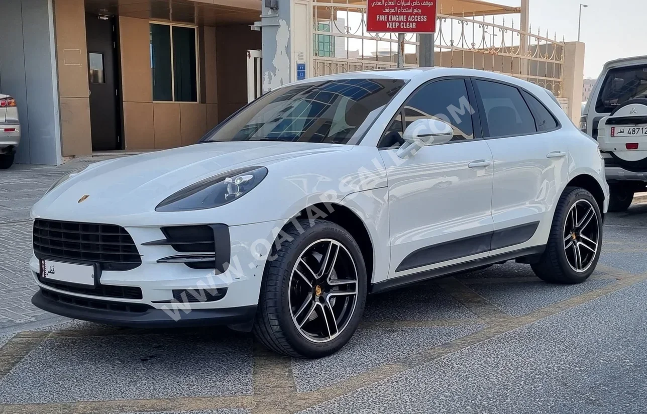 Porsche  Macan  2019  Automatic  206,000 Km  4 Cylinder  Four Wheel Drive (4WD)  SUV  White
