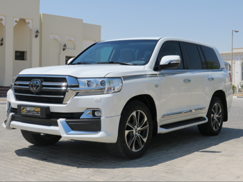 Toyota  Land Cruiser  VXR- Grand Touring S  2020  Automatic  120,000 Km  8 Cylinder  Four Wheel Drive (4WD)  SUV  White