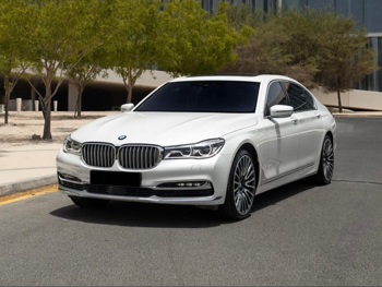 بي ام دبليو  الفئة - السابعة  750 Li  2016  اوتوماتيك  37,000 كم  8 سلندر  دفع رباعي  سيدان  أبيض