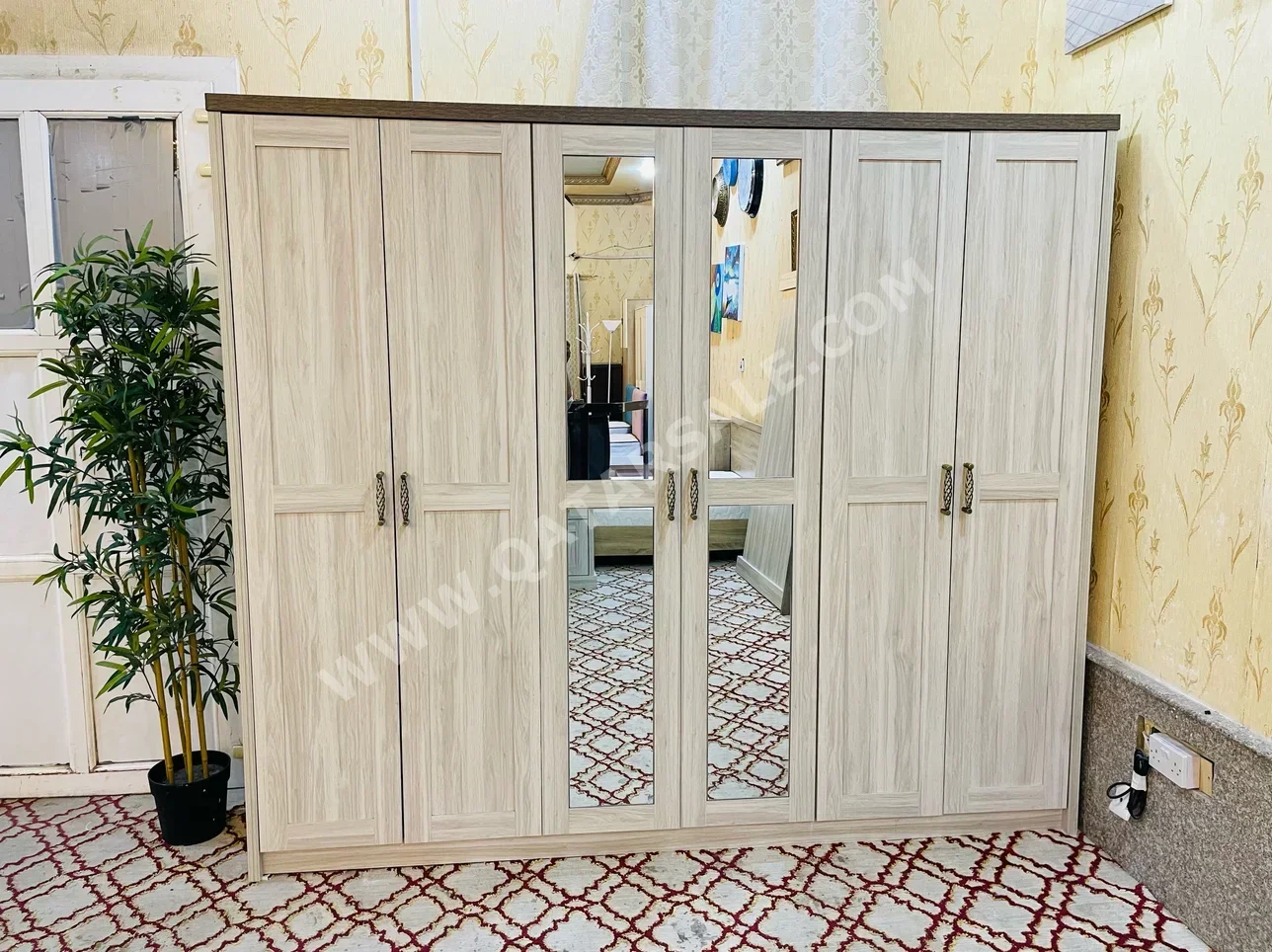 Wardrobes & Dressers - Wardrobes