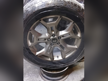 العجلات والجنوط (الرنقات) زكستور صنع في الصين \  4 مواسم  19"