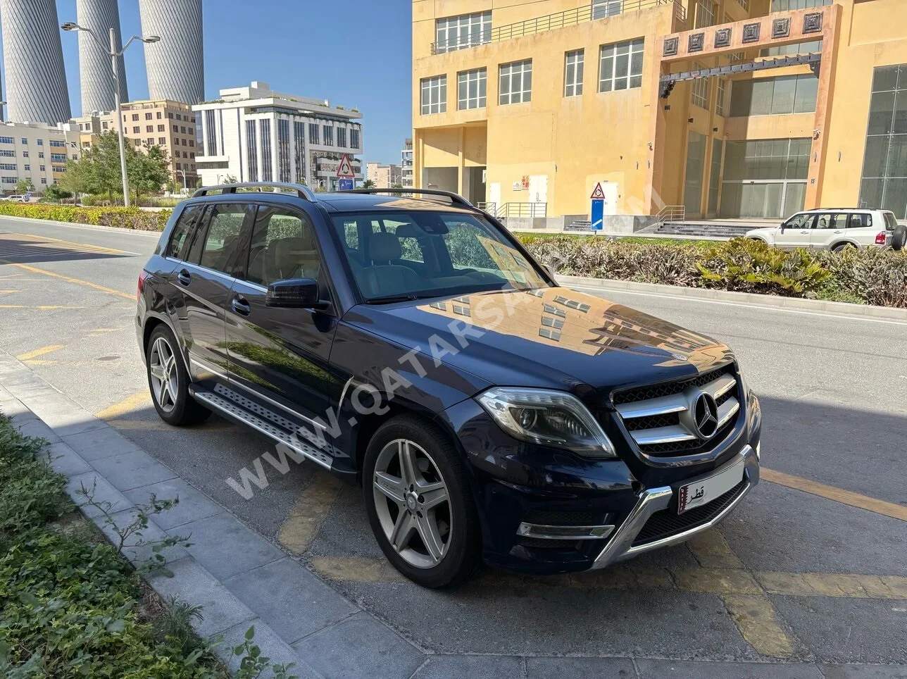 مرسيدس - بنز  جي ال كيه  350  2014  اوتوماتيك  115,000 كم  6 سلندر  دفع كلي مستمر  اس يو في  أزرق غامق  تحت الضمان