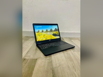 Laptops Dell  - Latitude  - Black  - Windows 10  - Intel  - Core i5  -Memory (Ram): 8 GB