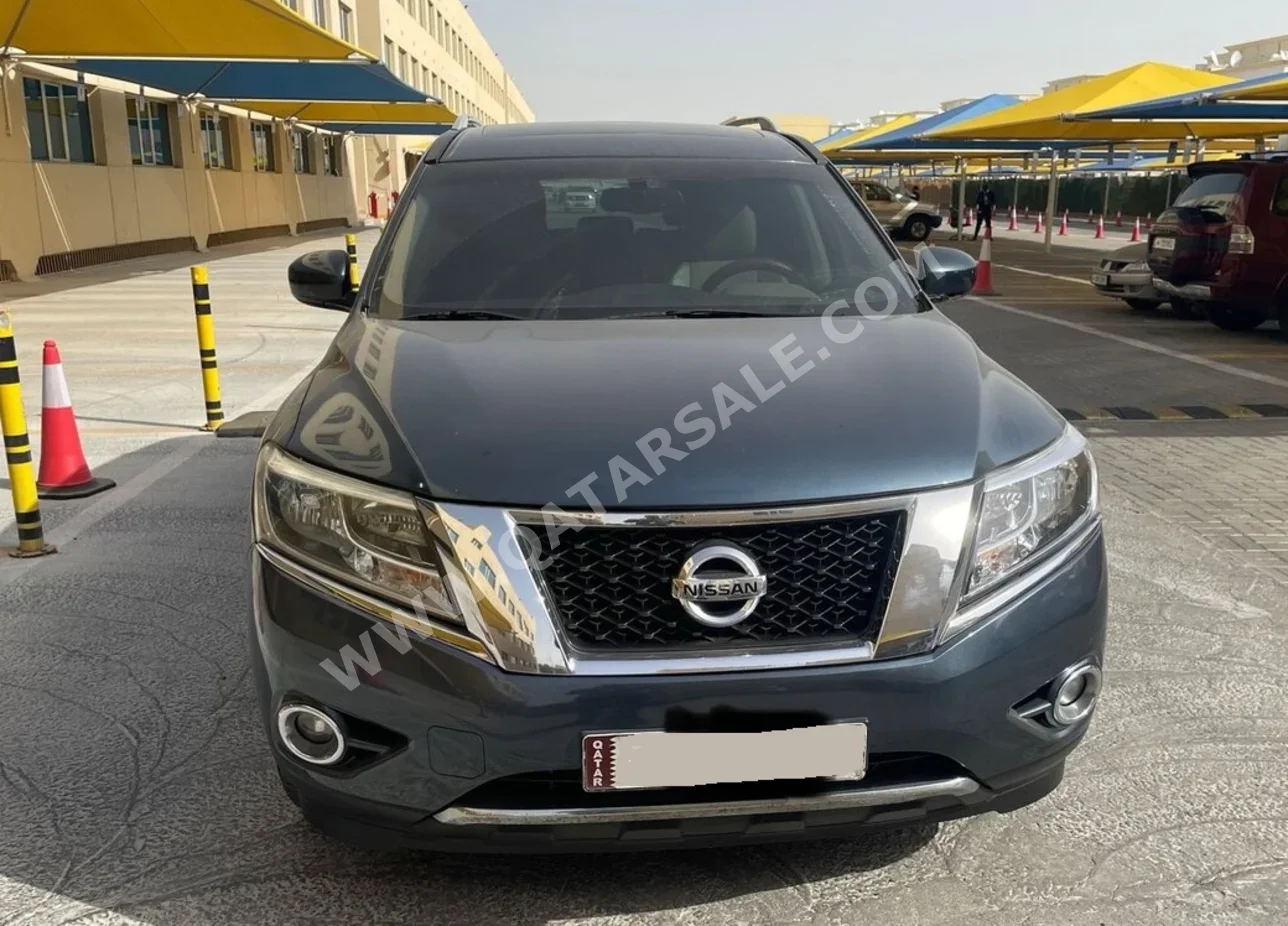 Nissan  Pathfinder  SV  2014  Automatic  133,000 Km  6 Cylinder  Four Wheel Drive (4WD)  SUV  Blue