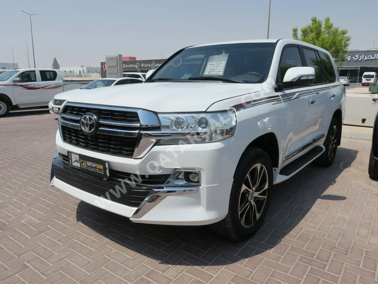 Toyota  Land Cruiser  GXR  2016  Automatic  297,000 Km  8 Cylinder  Four Wheel Drive (4WD)  SUV  White