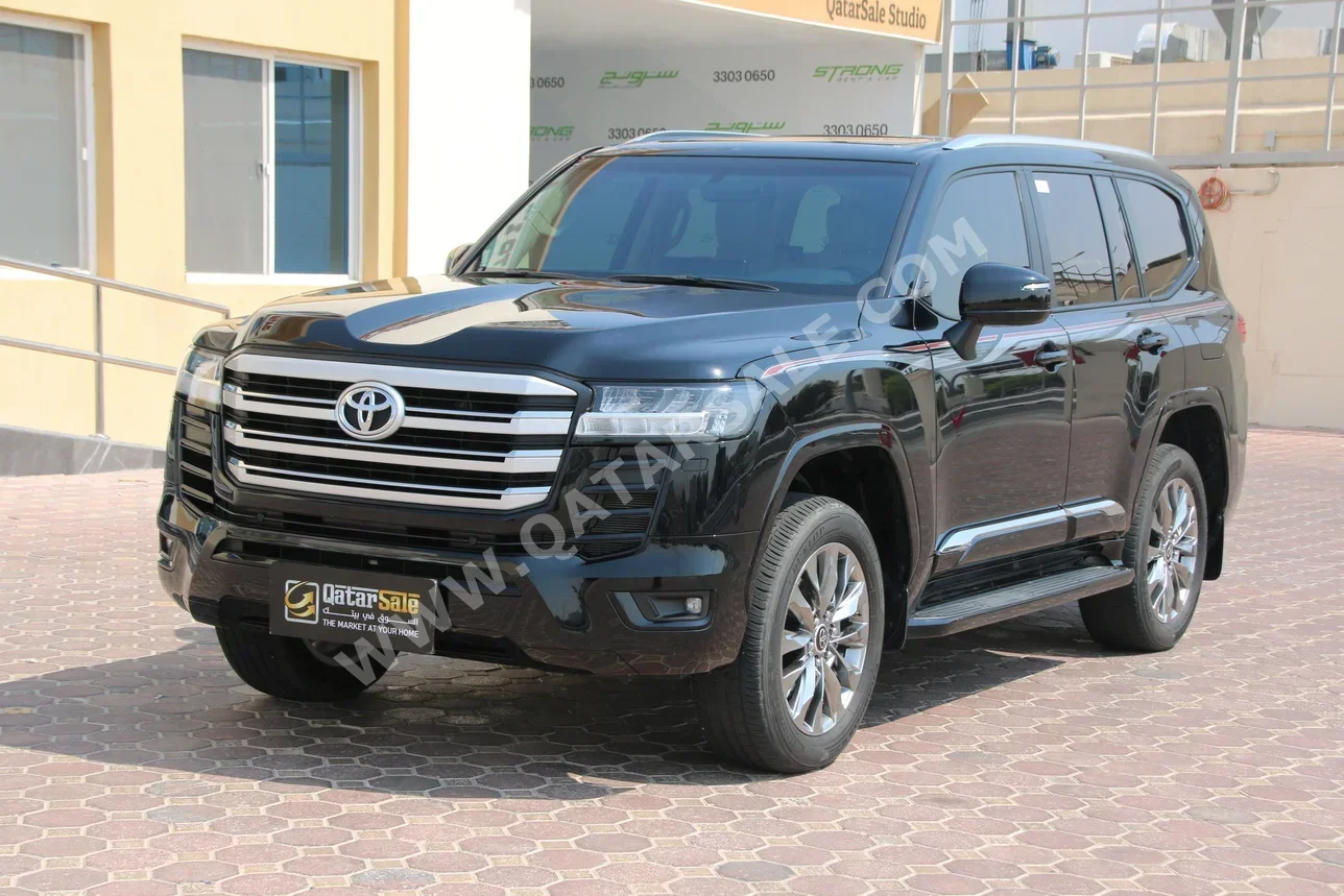 Toyota  Land Cruiser  GXR Twin Turbo  2024  Automatic  40,000 Km  6 Cylinder  Four Wheel Drive (4WD)  SUV  Black  With Warranty