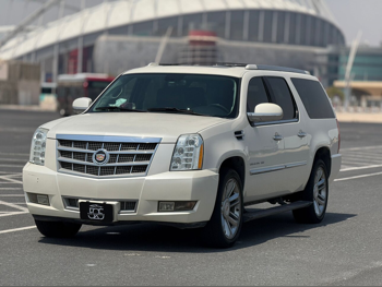 Cadillac  Escalade  ESV  2014  Automatic  200,000 Km  8 Cylinder  Four Wheel Drive (4WD)  SUV  White