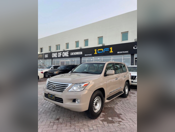 Lexus  LX  570  2009  Automatic  270,000 Km  8 Cylinder  Four Wheel Drive (4WD)  SUV  Beige