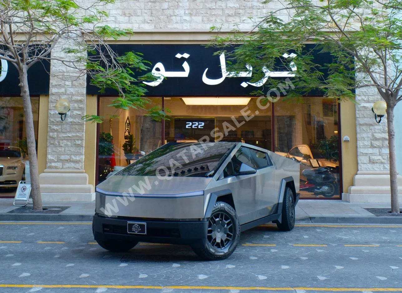 تسلا  سايبر بيست  فاونديشن سيريس  2024  اوتوماتيك  12,000 كم  0 سلندر  دفع رباعي  اس يو في  أبيض
