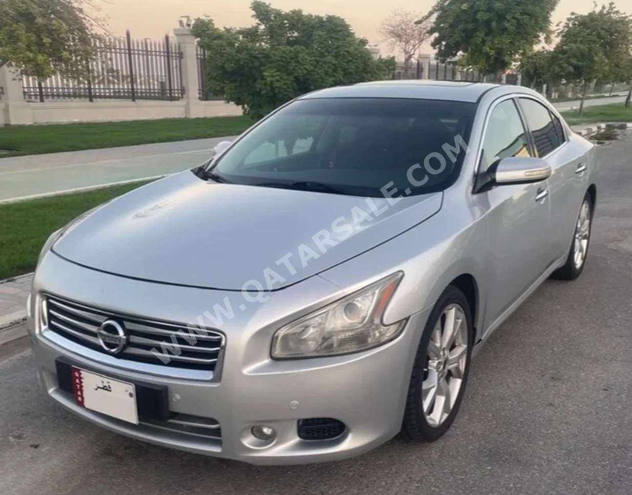 Nissan  Maxima  SV  2013  Automatic  190,000 Km  6 Cylinder  Sedan  Silver
