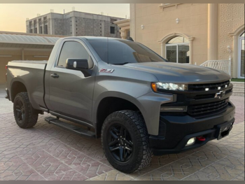 Chevrolet  Silverado  LT Trail Boss Z71  2021  Automatic  48,000 Km  8 Cylinder  Four Wheel Drive (4WD)  Pick Up  Dark Gray