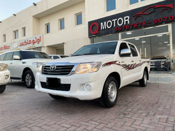 Toyota  Hilux  2014  Manual  290,000 Km  4 Cylinder  Four Wheel Drive (4WD)  Pick Up  White