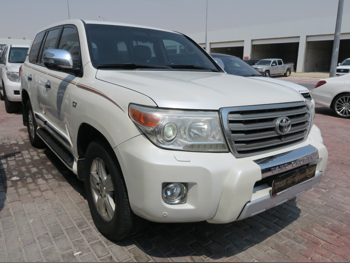 Toyota  Land Cruiser  VXR  2013  Automatic  363,000 Km  8 Cylinder  Four Wheel Drive (4WD)  SUV  White