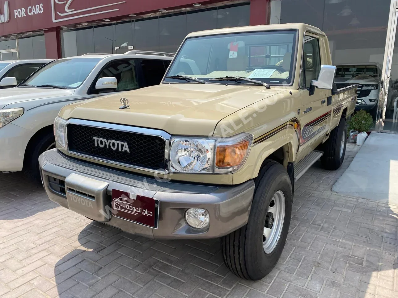 Toyota  Land Cruiser  LX  2015  Manual  199,000 Km  6 Cylinder  Four Wheel Drive (4WD)  Pick Up  Beige