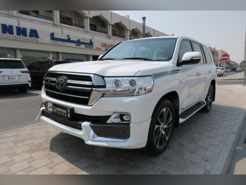 Toyota  Land Cruiser  VXR  2020  Automatic  78,000 Km  8 Cylinder  Four Wheel Drive (4WD)  SUV  White