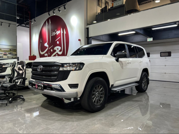 Toyota  Land Cruiser  GX  2024  Automatic  59,000 Km  6 Cylinder  Four Wheel Drive (4WD)  SUV  White  With Warranty
