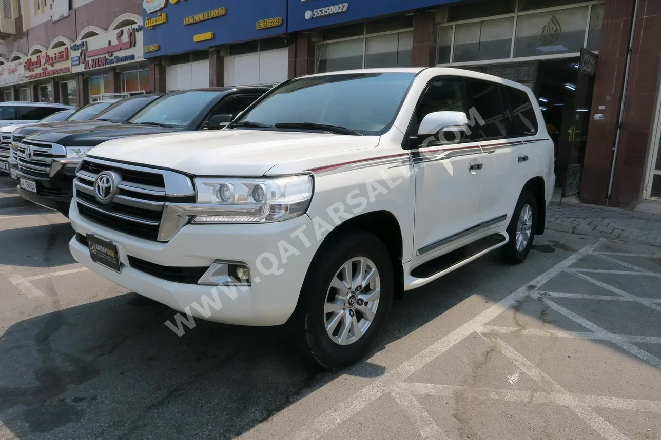 Toyota  Land Cruiser  GX  2011  Automatic  347,000 Km  6 Cylinder  Four Wheel Drive (4WD)  SUV  White