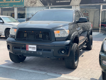 Toyota  Tundra  2012  Automatic  272,000 Km  8 Cylinder  Four Wheel Drive (4WD)  Pick Up  Black