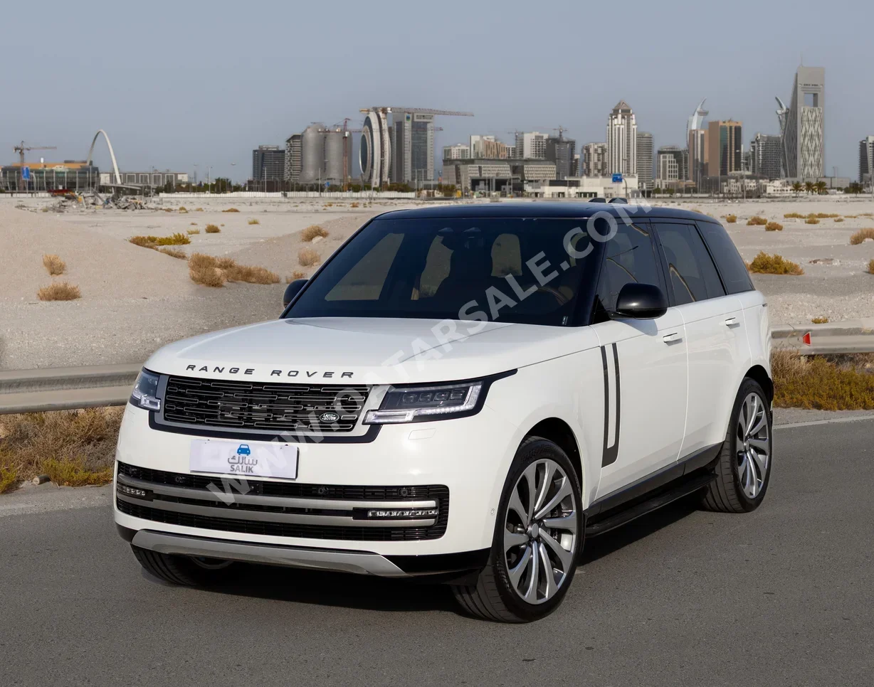 Land Rover  Range Rover Vouge  6 Cylinder  SUV 4x4  White  2026