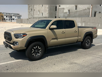 Toyota  Tacoma  TRD Pro  2018  Automatic  35,000 Km  6 Cylinder  Four Wheel Drive (4WD)  Pick Up  Beige