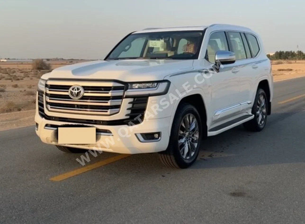 Toyota  Land Cruiser  VX Twin Turbo  2025  Automatic  8,200 Km  6 Cylinder  Four Wheel Drive (4WD)  SUV  White  With Warranty