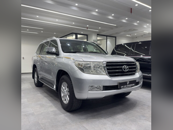 Toyota  Land Cruiser  GX  2011  Automatic  493,000 Km  6 Cylinder  Four Wheel Drive (4WD)  SUV  Silver