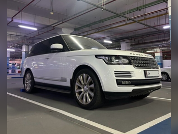 Land Rover  Range Rover  Vogue  2015  Automatic  233,000 Km  8 Cylinder  Four Wheel Drive (4WD)  SUV  White