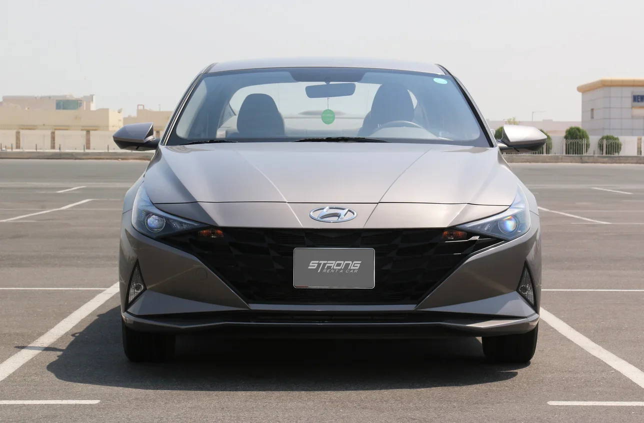 Hyundai  Elantra  4 Cylinder  Sedan  Silver  2023