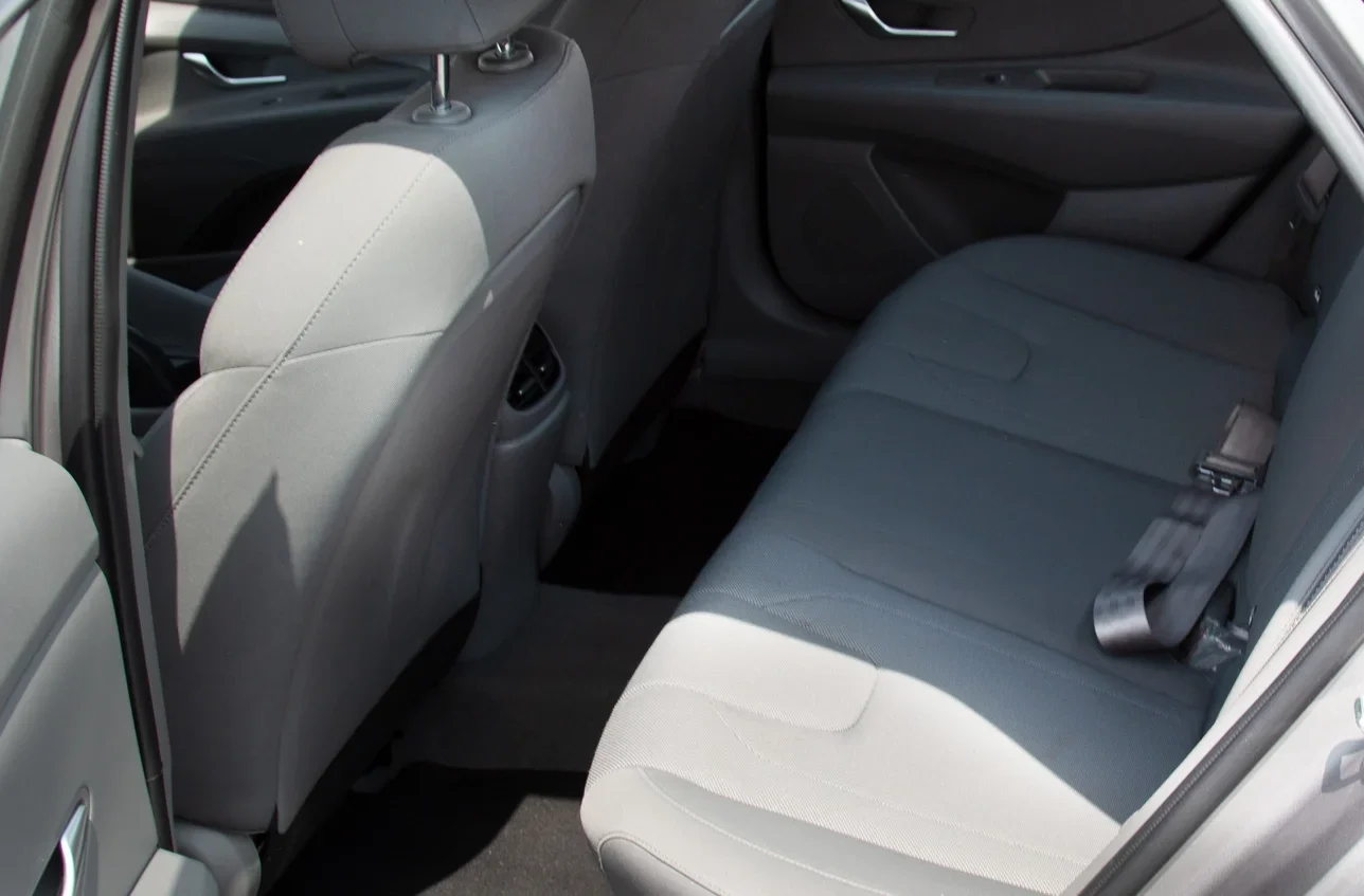 هيونداي النترا 4 سلندر سيدان فضي 2023