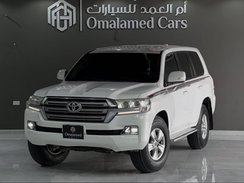 Toyota  Land Cruiser  GXR  2017  Automatic  375,000 Km  6 Cylinder  Four Wheel Drive (4WD)  SUV  White