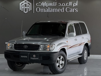 Toyota  Land Cruiser  GXR  2001  Manual  425,000 Km  6 Cylinder  Four Wheel Drive (4WD)  SUV  Silver