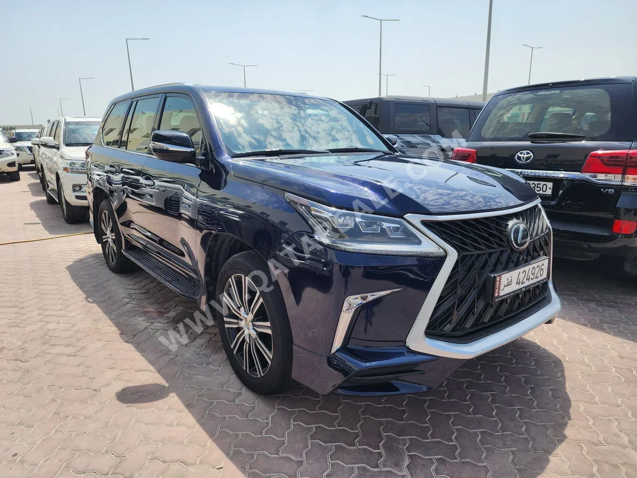 Lexus  LX  570 S  2017  Automatic  189,000 Km  8 Cylinder  Four Wheel Drive (4WD)  SUV  Dark Blue