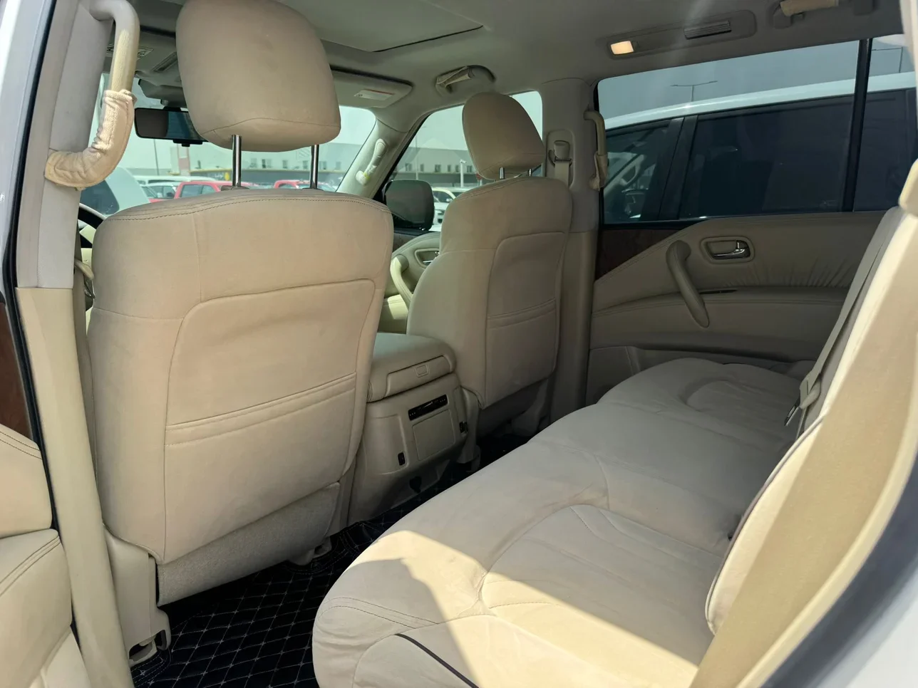 Nissan  Patrol  SE  2021  Automatic  75,000 Km  8 Cylinder  Four Wheel Drive (4WD)  SUV  White