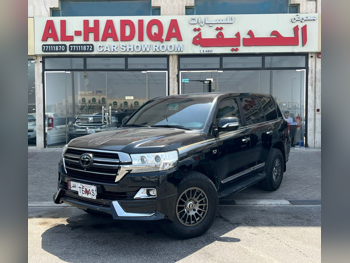 Toyota  Land Cruiser  VXR- Grand Touring S  2020  Automatic  130,000 Km  8 Cylinder  Four Wheel Drive (4WD)  SUV  Black