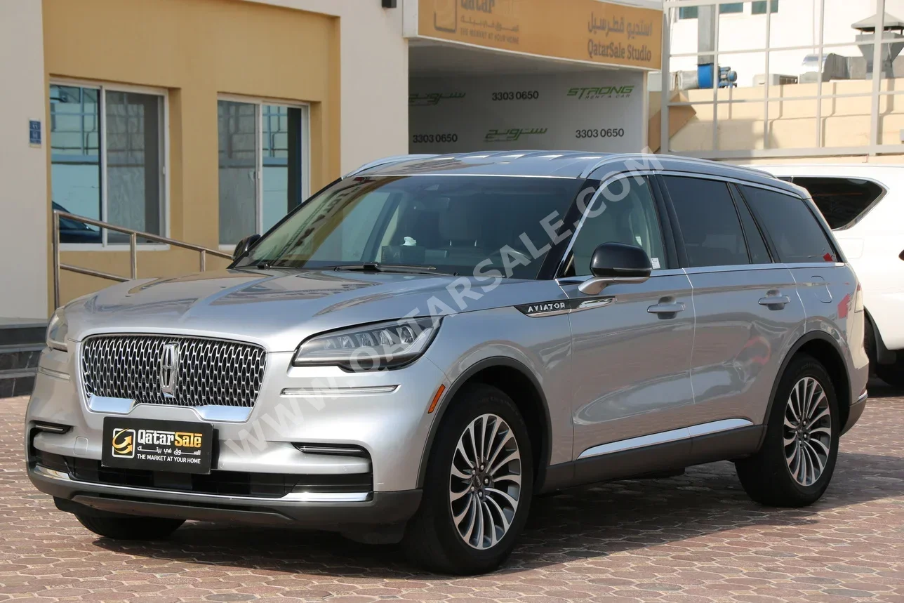 Lincoln  Aviator  Presidental  2022  Automatic  69,000 Km  6 Cylinder  Four Wheel Drive (4WD)  SUV  Silver  With Warranty