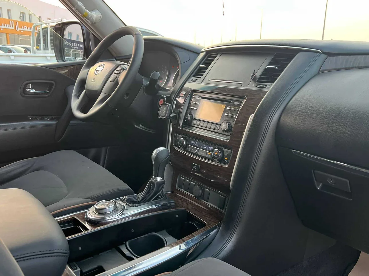 نيسان  باترول  اس اي  2013  اوتوماتيك  420,000 كم  8 سلندر  دفع رباعي  اس يو في  أبيض