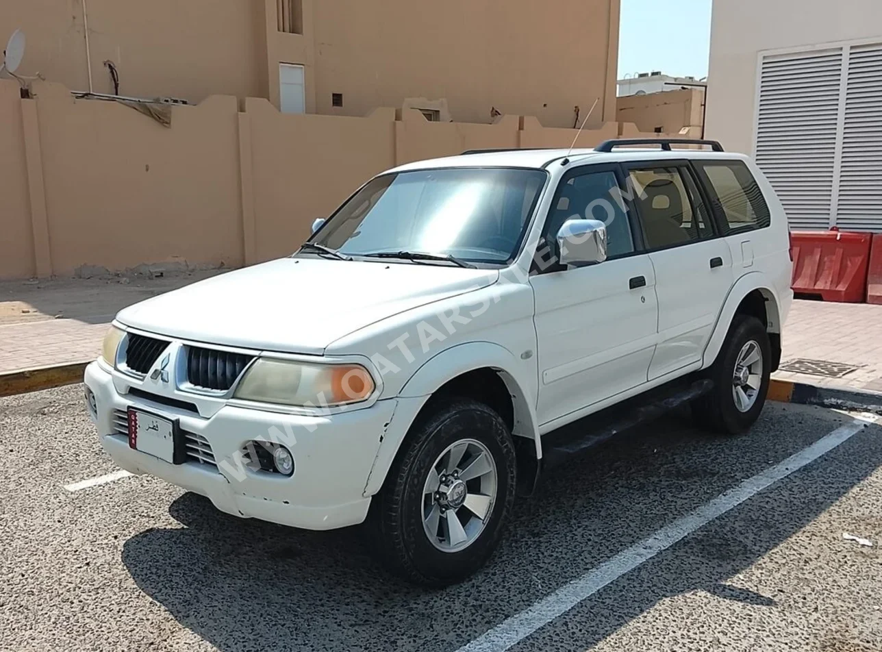متسوبيشي  ناتيفا  2008  اوتوماتيك  310,000 كم  6 سلندر  دفع رباعي  اس يو في  أبيض