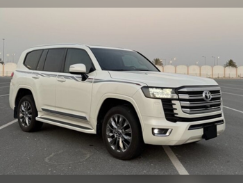 Toyota  Land Cruiser  GXR Twin Turbo  2024  Automatic  32,300 Km  6 Cylinder  Four Wheel Drive (4WD)  SUV  White  With Warranty