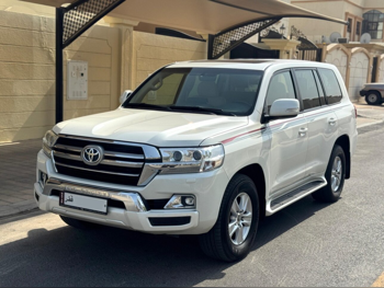 Toyota  Land Cruiser  GXR  2020  Automatic  91,000 Km  6 Cylinder  Four Wheel Drive (4WD)  SUV  White
