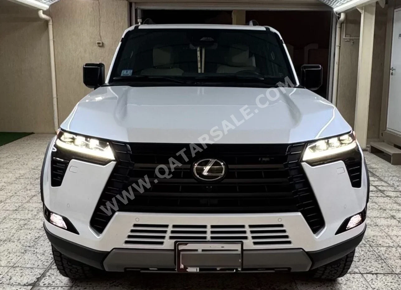 Lexus  GX  550  2025  Automatic  2,500 Km  6 Cylinder  Four Wheel Drive (4WD)  SUV  White