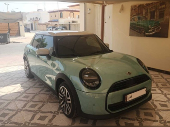 Mini  Cooper  Coupe  2025  Automatic  490 Km  3 Cylinder  Front Wheel Drive (FWD)  Hatchback  Green  With Warranty