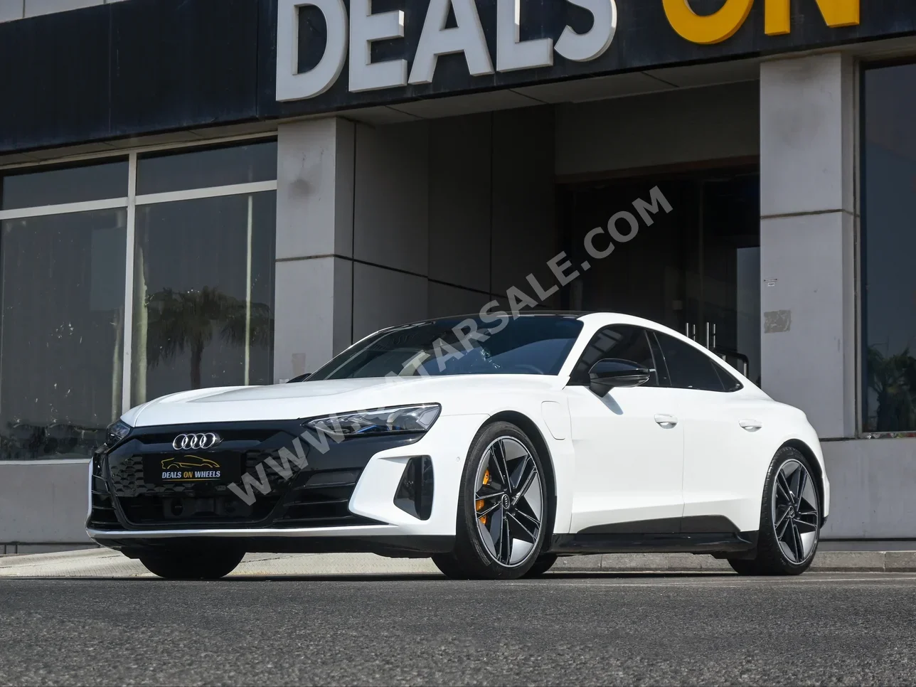 اودي  أر أس  اي - ترون جي تي  2022  اوتوماتيك  47,000 كم  0 سلندر  دفع كلي مستمر  كوبيه \ سبورت  أبيض