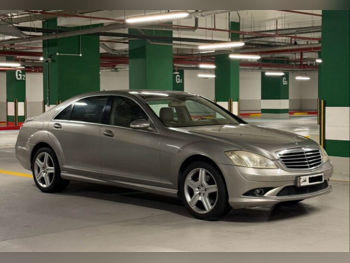 مرسيدس - بنز  380 S  2008  اوتوماتيك  165,000 كم  6 سلندر  دفع خلفي  سيدان  رمادي