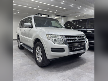 Mitsubishi  Pajero  2019  Automatic  192,000 Km  6 Cylinder  Four Wheel Drive (4WD)  SUV  Pearl